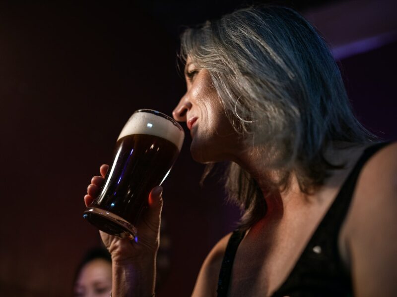 Come scegliere una buona birra: le caratteristiche da considerare assolutamente