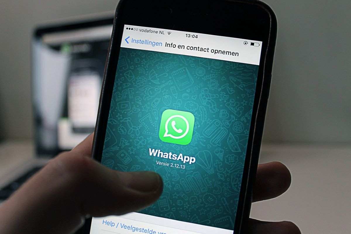 WhatsApp ti stanno spiando così li becchi subito